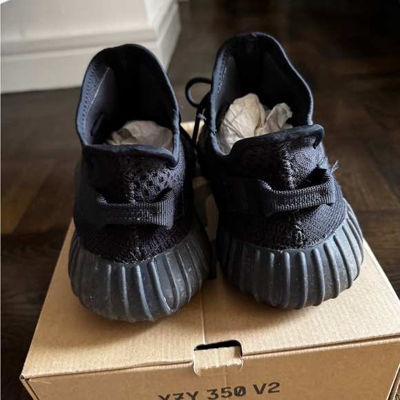 Yeezy Boost 350 Onyx - Picture 4 of 5